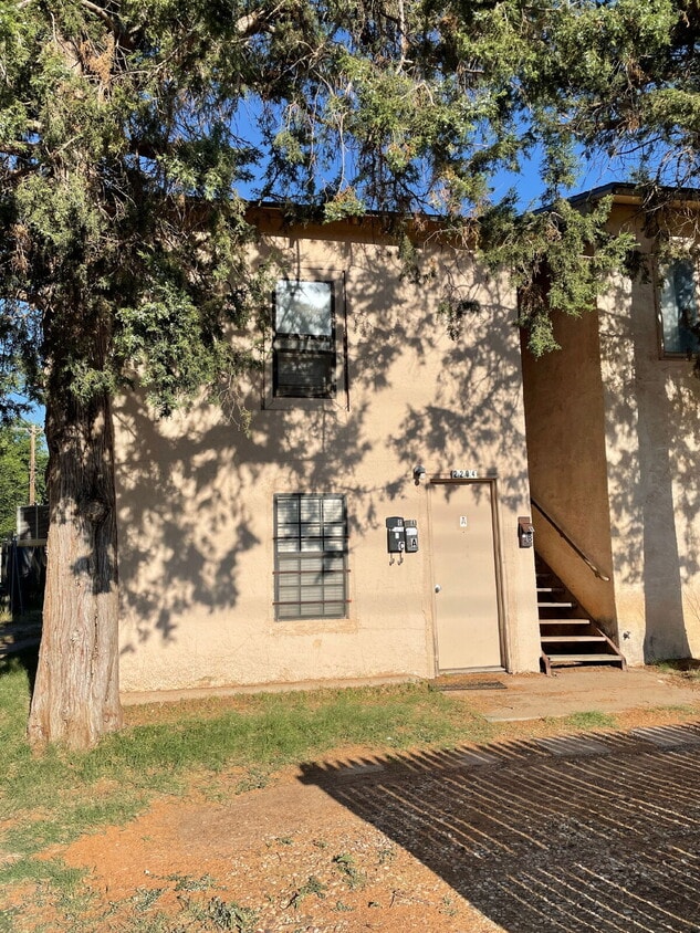 Primary Photo - 2 Bedroom in Tech Terrace!