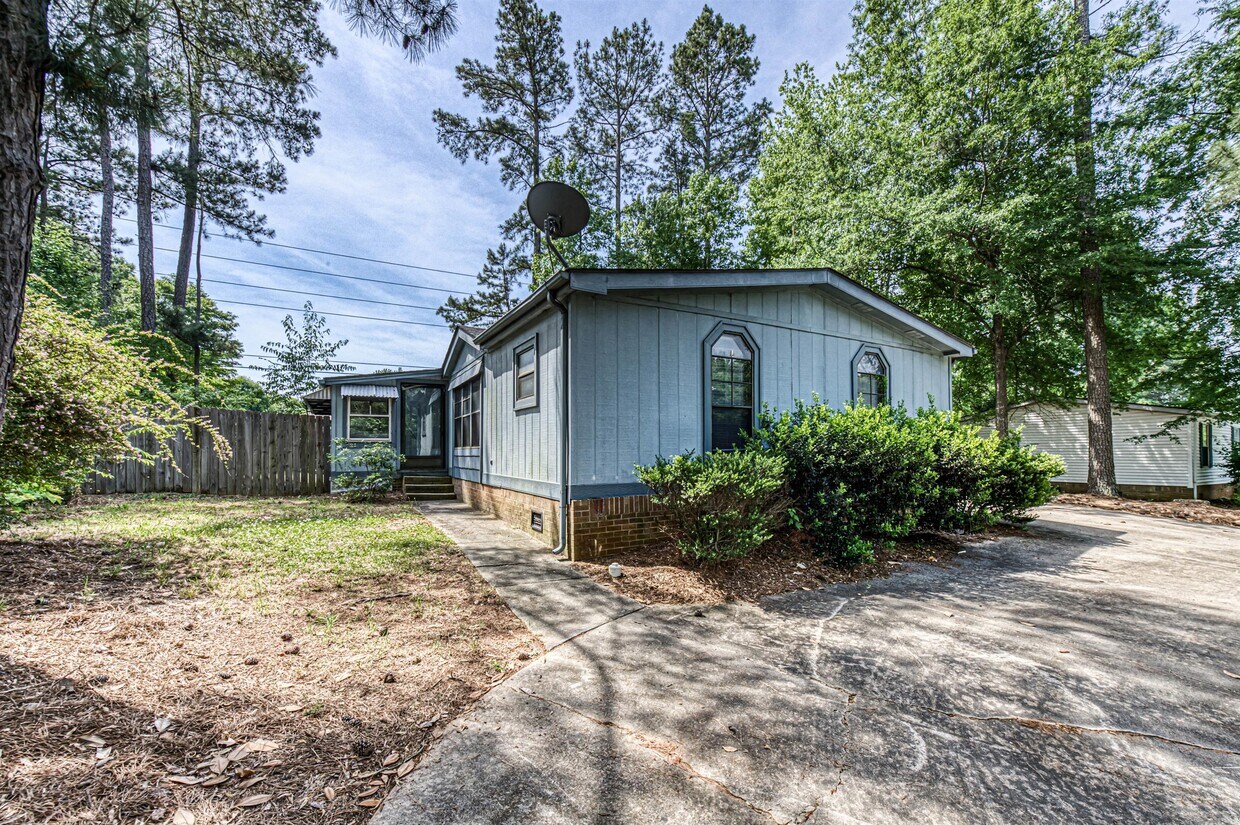 1172 Southwood Dr, Clover, SC 29710 House Rental in Clover, SC