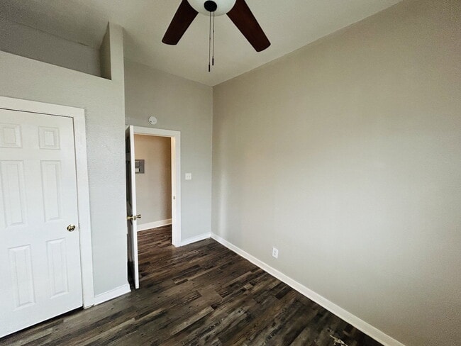 Building Photo - Super Affordable South Side Two Bedroom