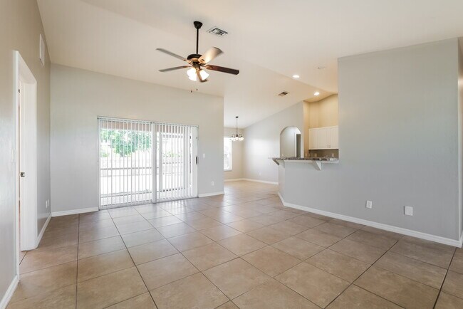 Foto del edificio - 1402 SW 39th Terrace