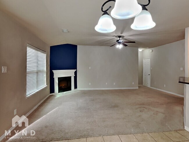 Foto del edificio - 1417 Castle Creek Dr