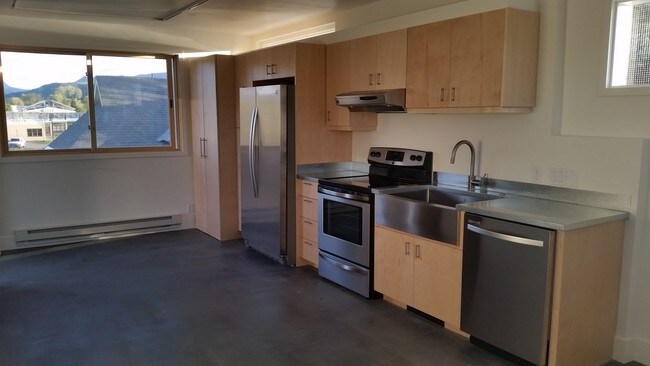 Building Photo - 456 S 3rd St