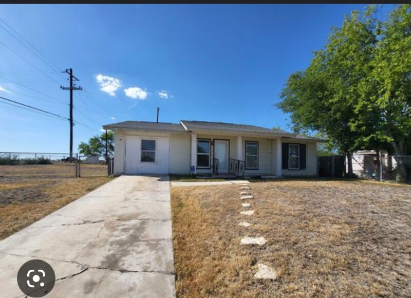 6247 Trail Valley Dr, San Antonio, TX 78242 House for Rent in San