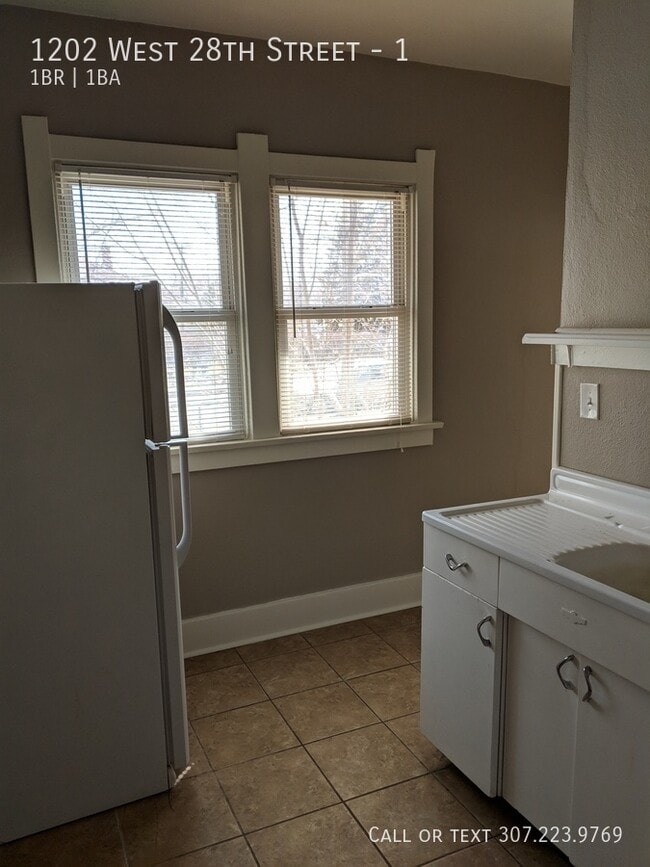 Building Photo - 1202 W 28th St