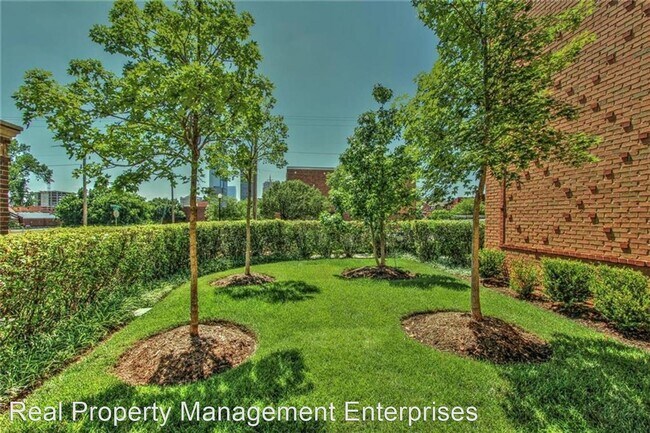 Building Photo - 2 br, 2.5 bath House - 200 Russell M Perry...
