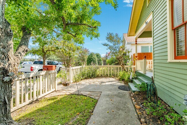 Foto del edificio - 4123 Avenue Q