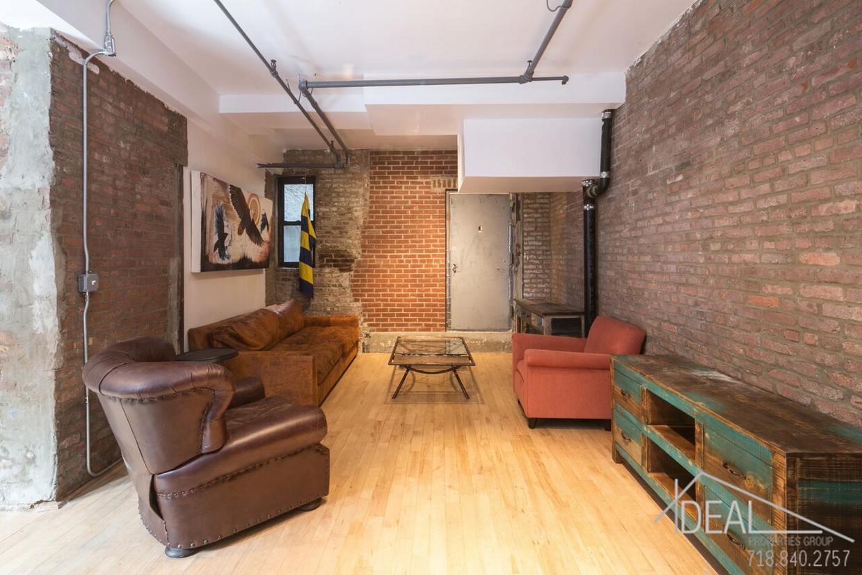 Primary Photo - 337 Kent Ave