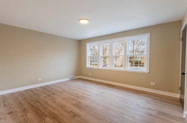 Photo - 3007 Euclid Ave Apartment