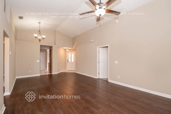 Building Photo - 404 Chamberlain Dr