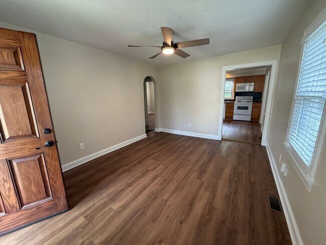 Foto del edificio - Charming 2 bedroom 1 bath Home
