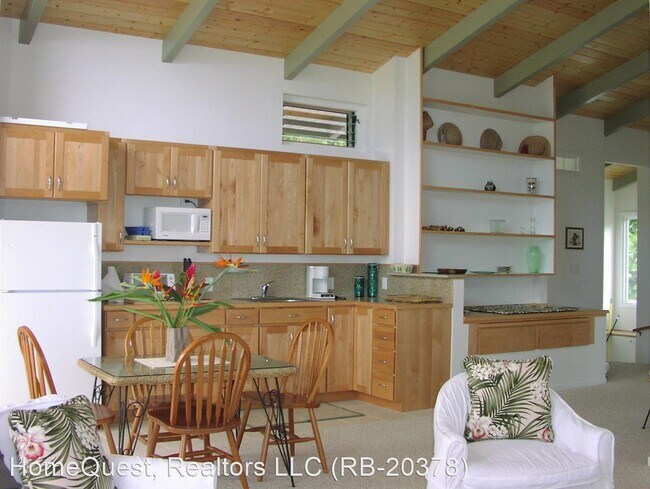 Building Photo - 2 br, 1 bath House - 1346 Kukana Place