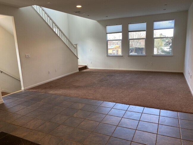 Foto del edificio - 901 Font Ter