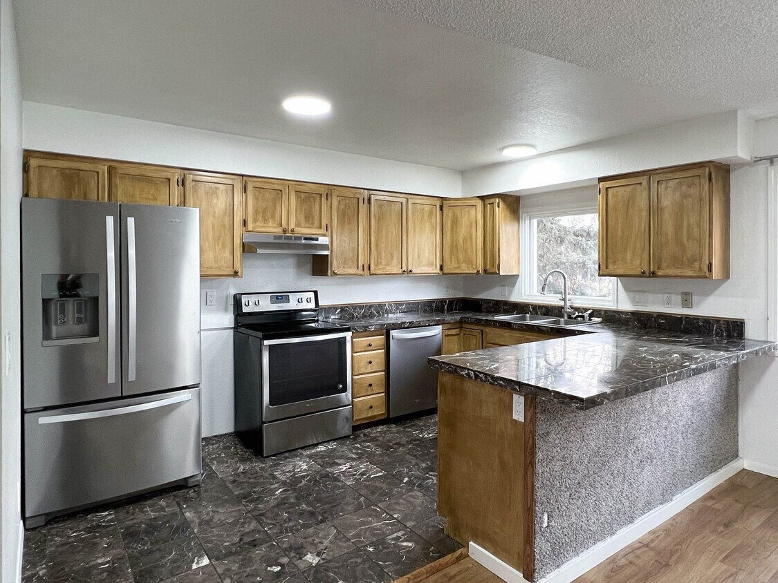 Foto principal - 6624 E 6th Ave