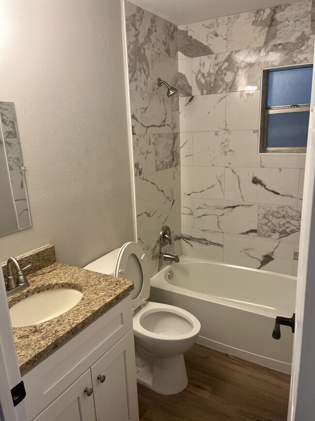 Foto del edificio - 5302 S Lockwood Ridge Rd