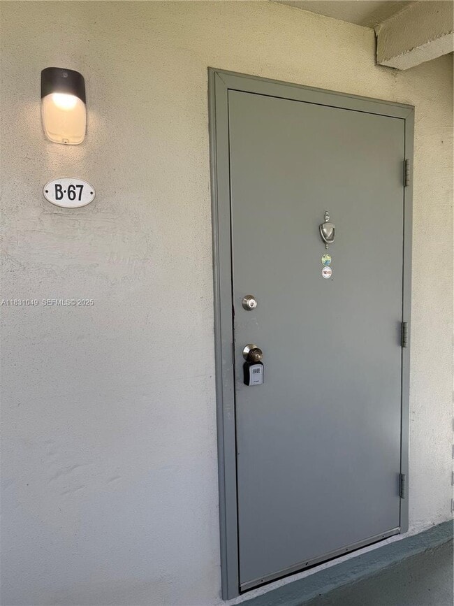 Building Photo - 67 Monaco Ct