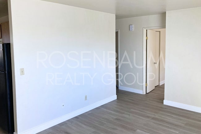 Building Photo - Charming 2-bedrooms, 1-bath upstairs apartment in the heart of Prescott Valley!