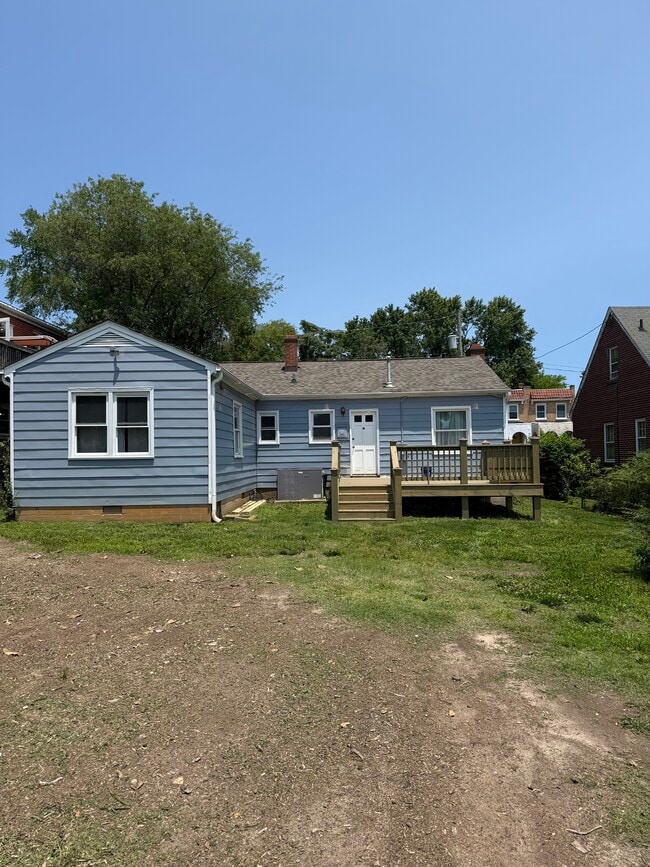 Building Photo - 1217 Wallace St