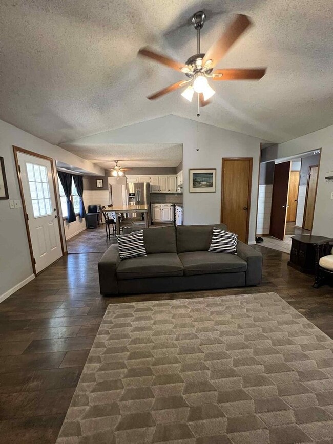 Building Photo - COMING SOON:  Beautiful 3 BEDROOM / 2.5 BA...
