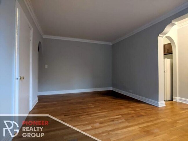 Foto del edificio - 0 bedroom in CHICAGO IL 60657
