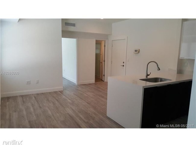 Building Photo - 473 Mendoza Ave