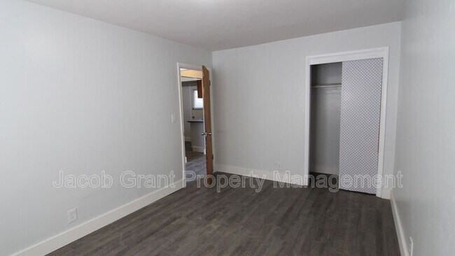 Foto del edificio - 525 W Pacific St