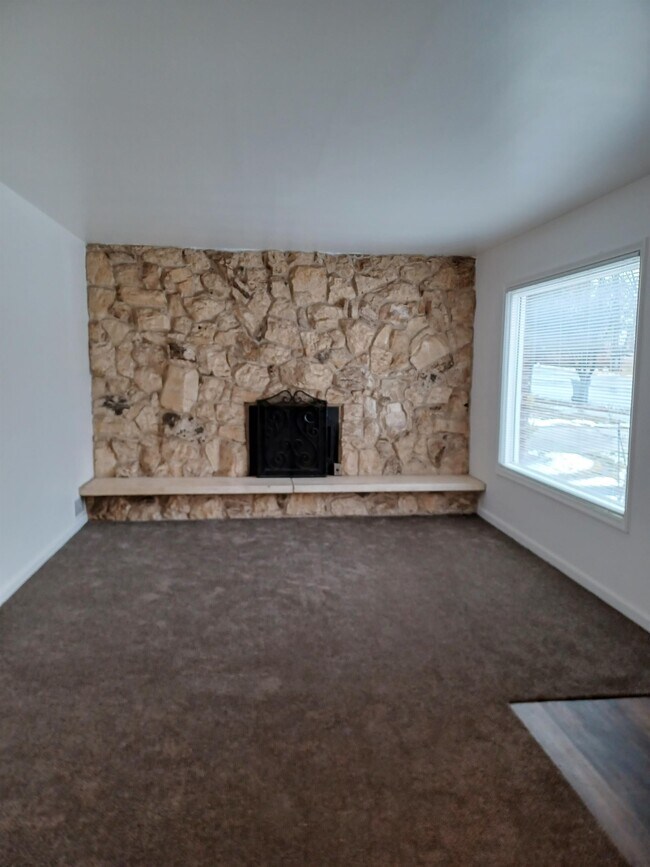 Building Photo - 485 N 100 E