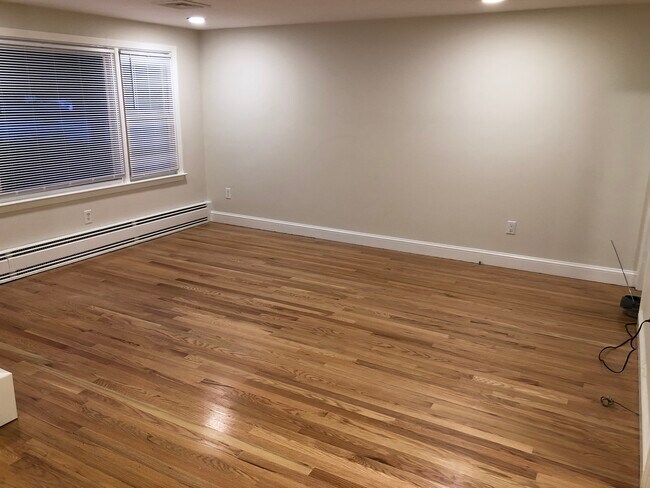 Livingroom - 6 Frontier Rd
