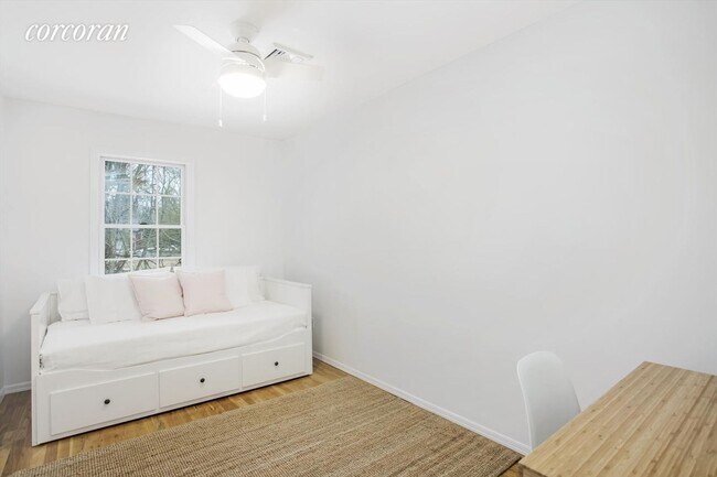Building Photo - 13 Petticoat Ln