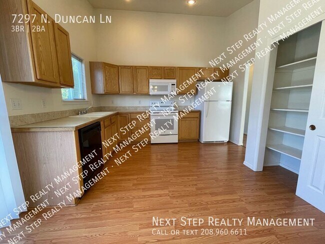 Foto del edificio - 3 Bed 2 Bath - NO SECURITY DEPOSIT REQUIRED!