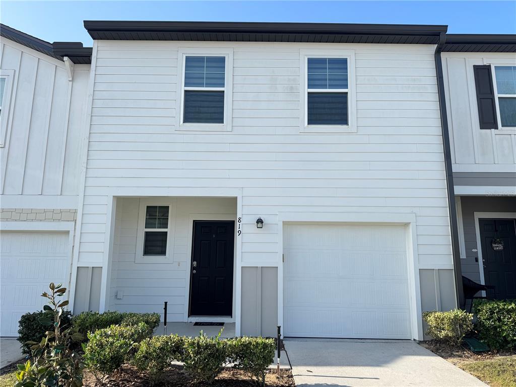 Foto principal - 819 Grandin St