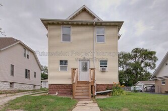 Building Photo - 813 Woods Ave