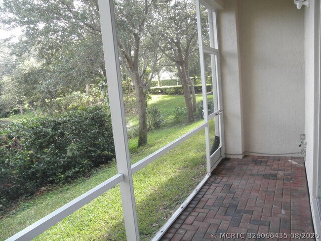 Foto del edificio - 2003 Oakhurst Way