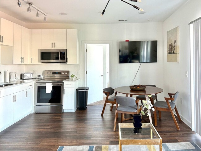 Foto del edificio - 542 Boulevard NE