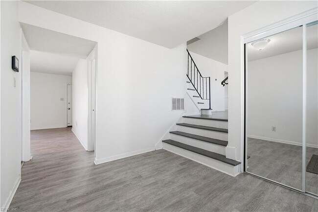 Foto del edificio - 912 Amherst Ln