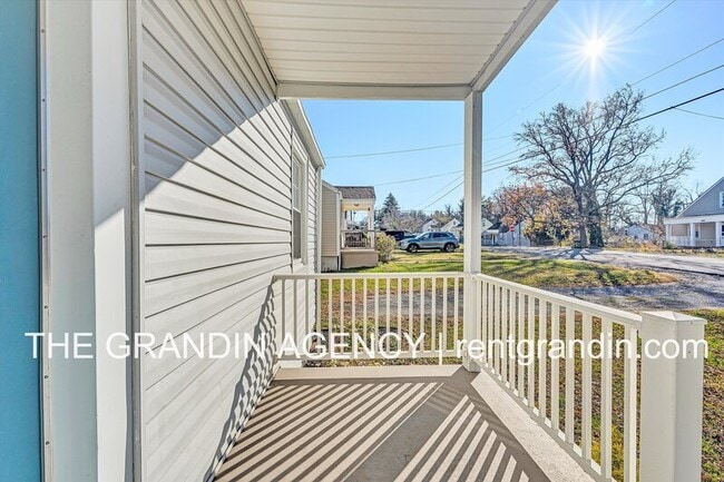 Foto del edificio - 3911 Michigan Ave NW