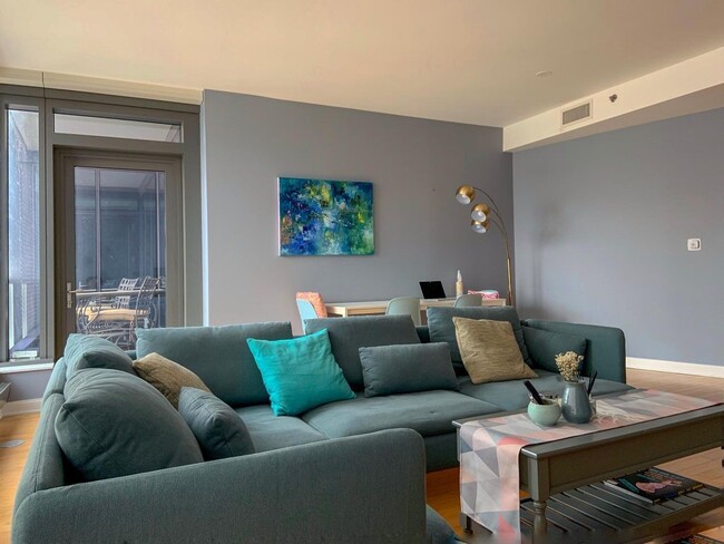 Building Photo - 60 E Monroe St