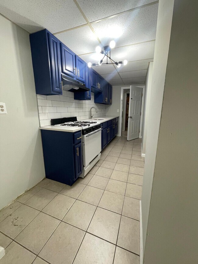 184 Garfield Ave B2 - 180 Garfield Ave