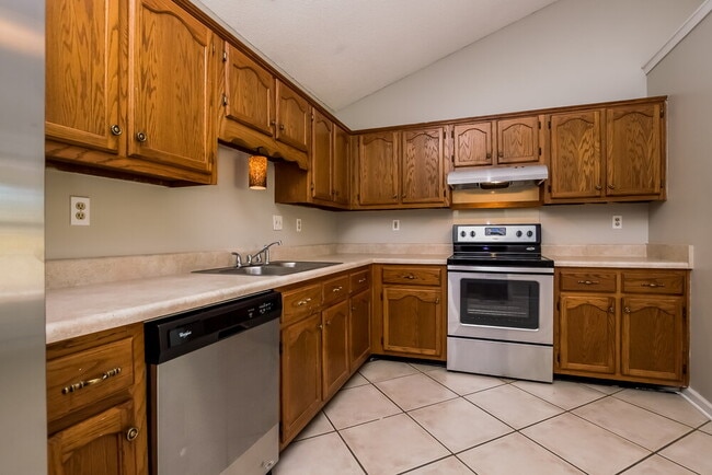 Building Photo - 10378 Yates Dr