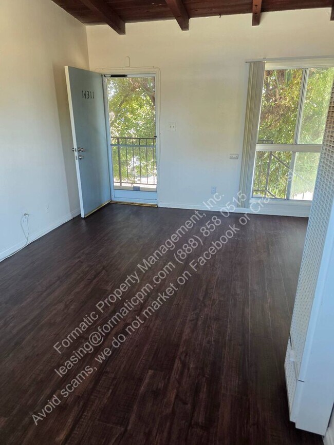 Foto del edificio - 14311 Norwalk Blvd