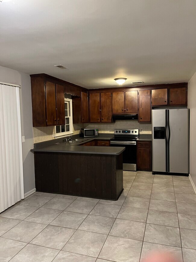 Foto del edificio - 547 Petty St