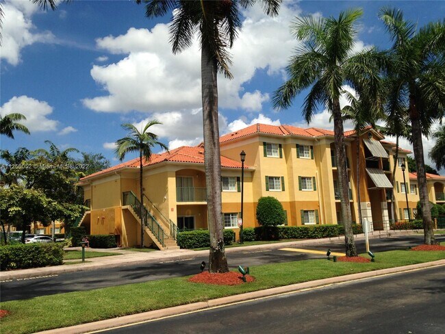 Building Photo - 7320 NW 114th Ave