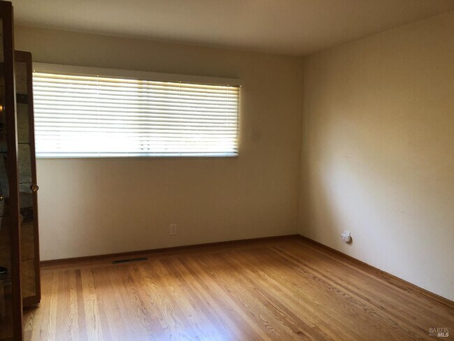 Foto del edificio - 3640 Wallace Rd