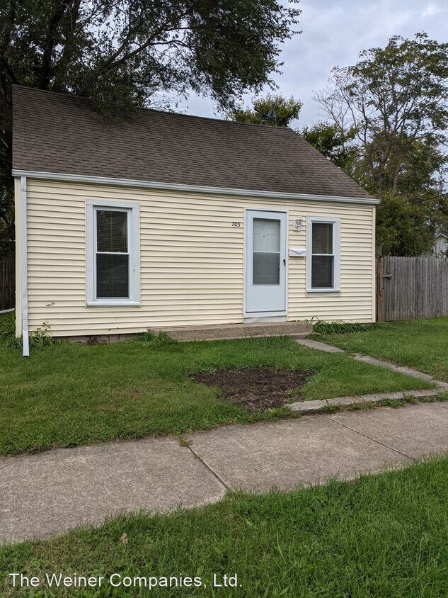 Primary Photo - 2 br, 1 bath House - 703 N. Fifth St.