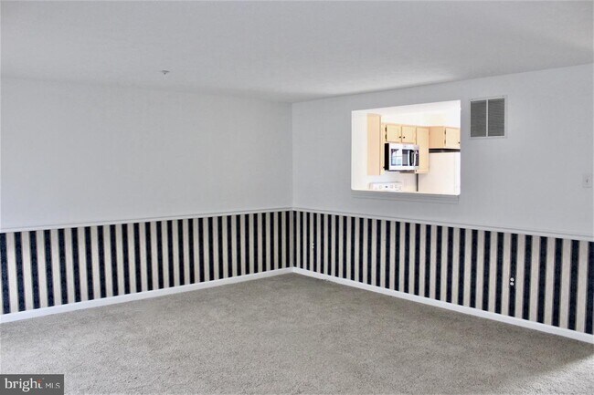 Building Photo - 933 Gainsborough Ct