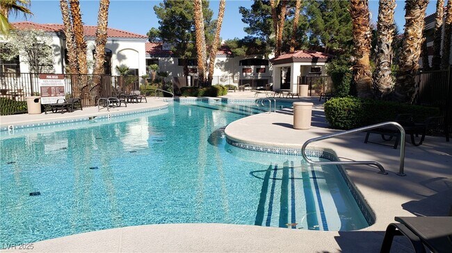 Foto del edificio - 8455 W Sahara Ave