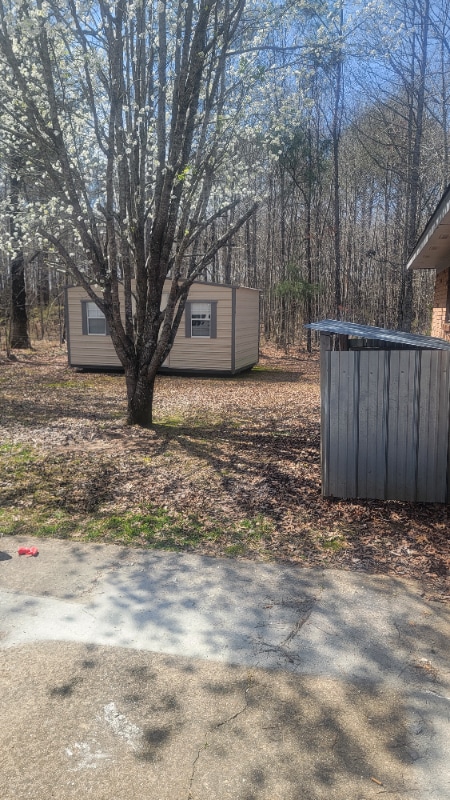 Building Photo - 619 Cherokee Rd