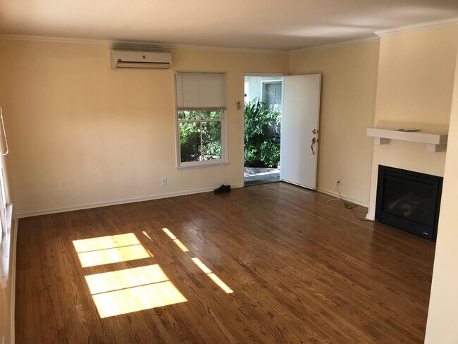 Building Photo - 1343 Maltman Ave