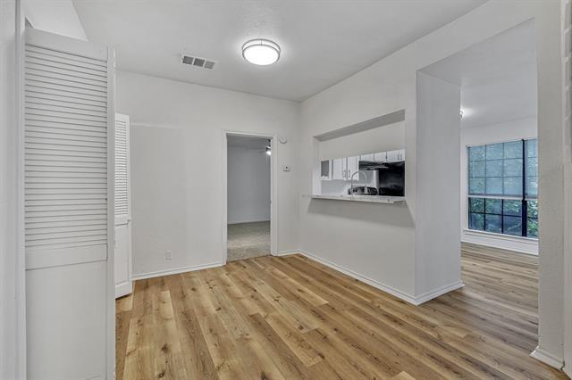 Foto del edificio - 6042 Stoneybrook Dr