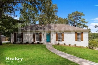 Building Photo - 601 Staffordshire Dr