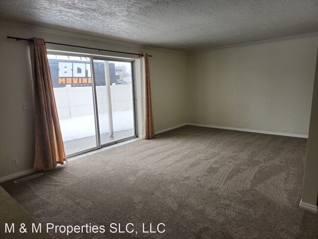 Building Photo - 2 br, 1 bath House - 873 E Maple View Dr #...